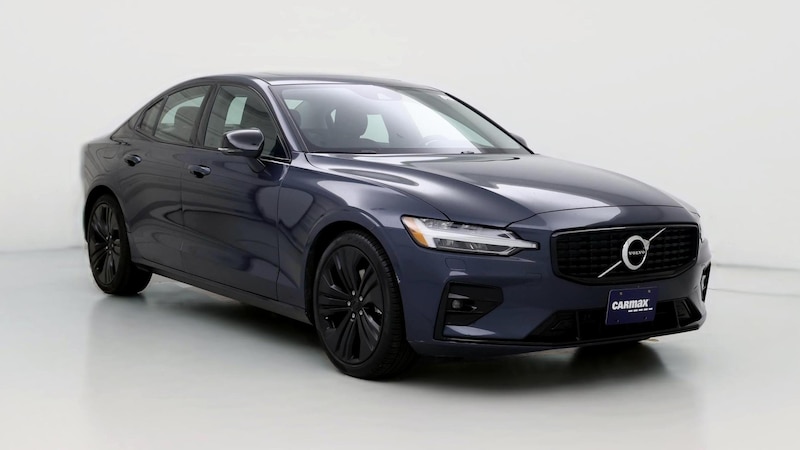 2022 Volvo S60 B5 Momentum Hero Image