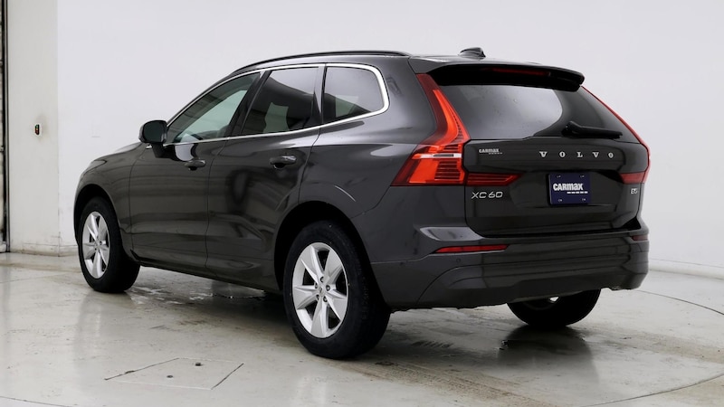 2022 Volvo XC60 B5 Momentum 2