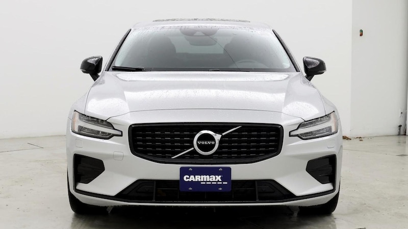 2022 Volvo S60 B5 Momentum 5