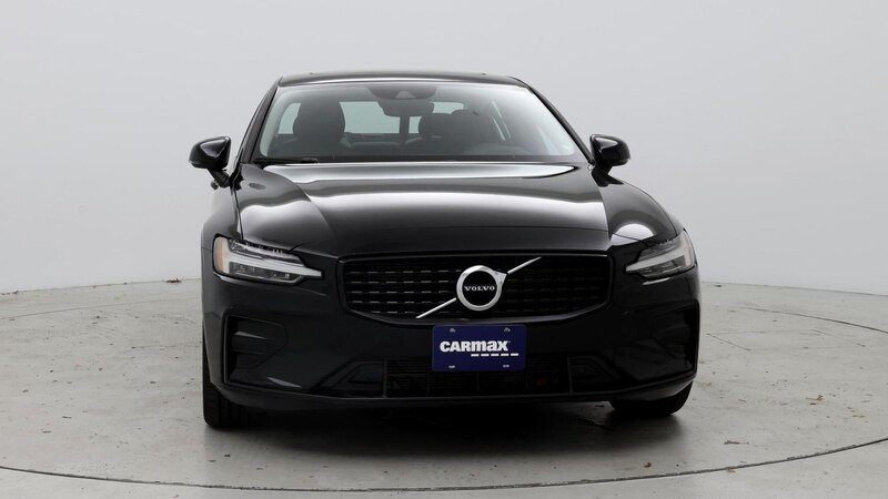 2022 Volvo S60 B5 Momentum 5