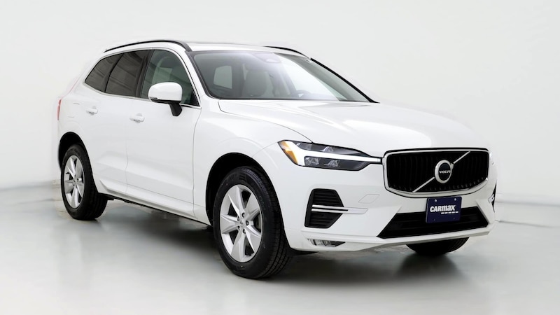 2022 Volvo XC60 B5 Momentum Hero Image