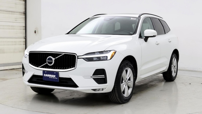 2022 Volvo XC60 B5 Momentum 4