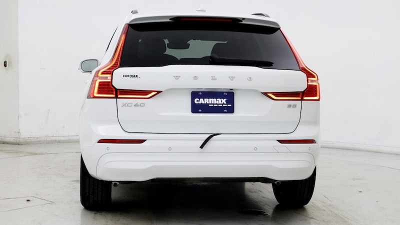 2022 Volvo XC60 B5 Momentum 6