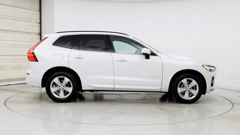 2022 Volvo XC60 B5 Momentum 7