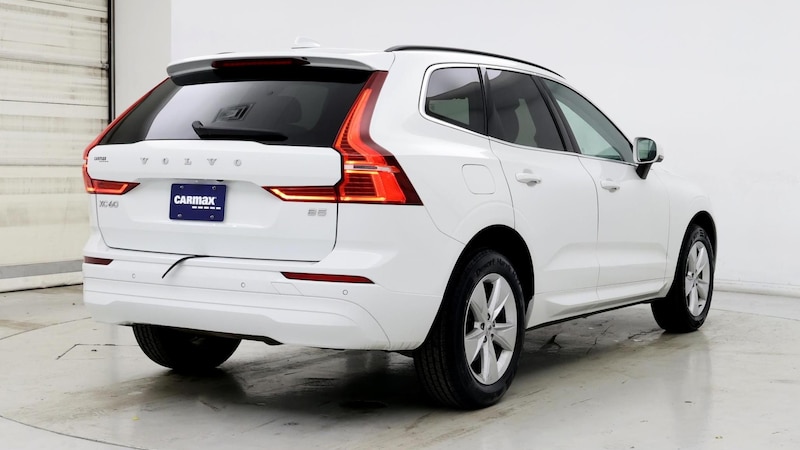 2022 Volvo XC60 B5 Momentum 8