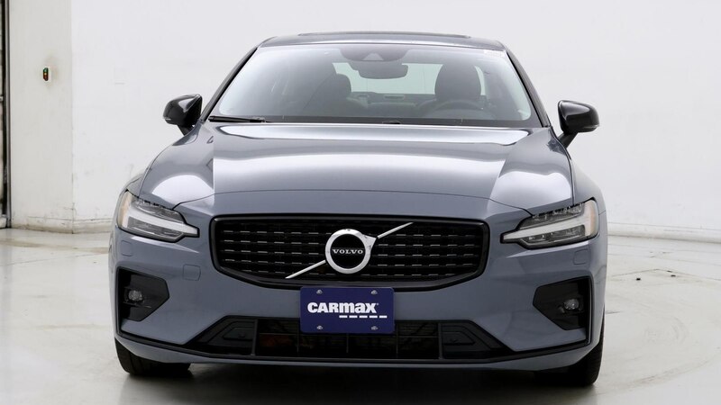 2022 Volvo S60 B5 Momentum 5