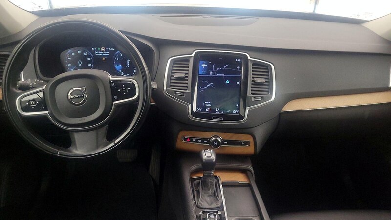 2022 Volvo XC90 T6 Momentum 9