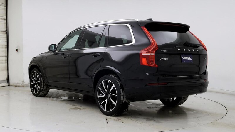 2022 Volvo XC90 T6 Momentum 2