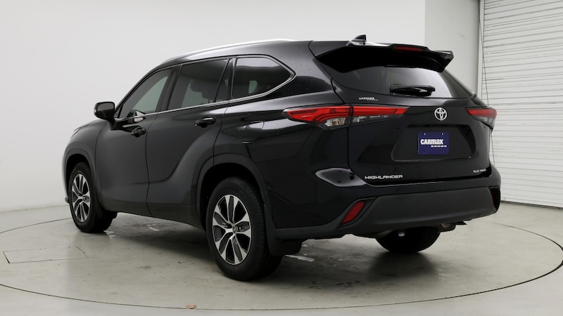 2021 Toyota Highlander XLE 2