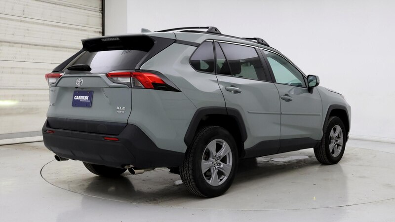 2022 Toyota RAV4 XLE 8