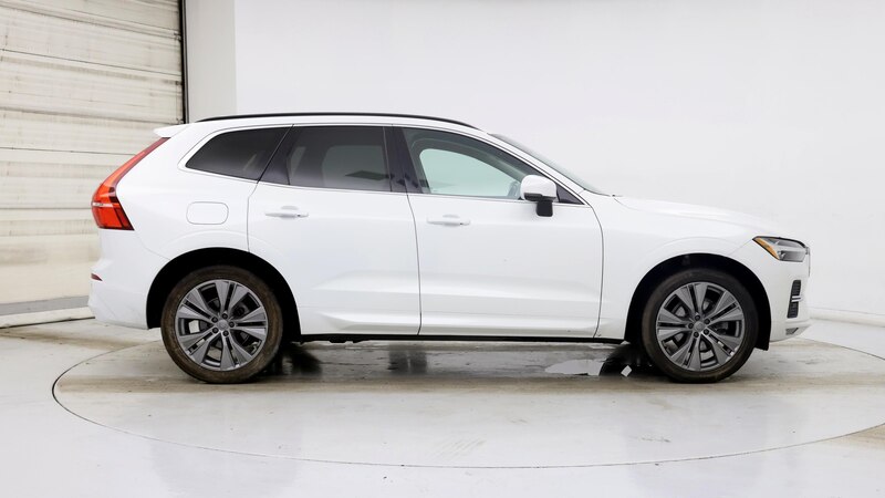 2022 Volvo XC60 B5 Momentum 7