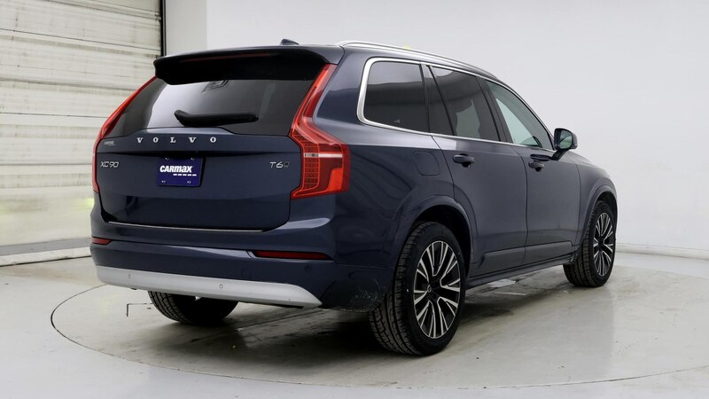 2022 Volvo XC90 T6 Momentum 8