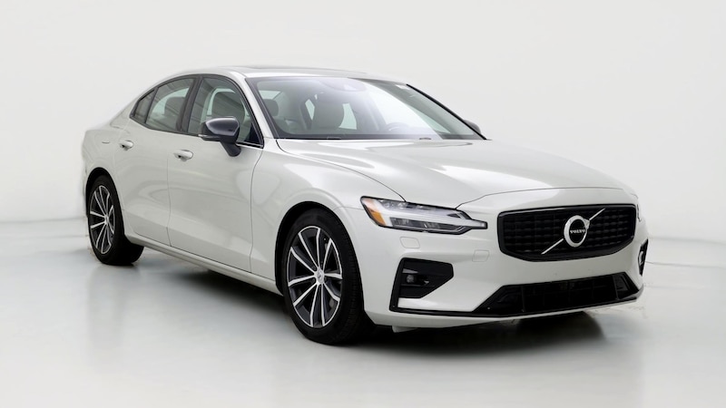 2022 Volvo S60 B5 Momentum Hero Image