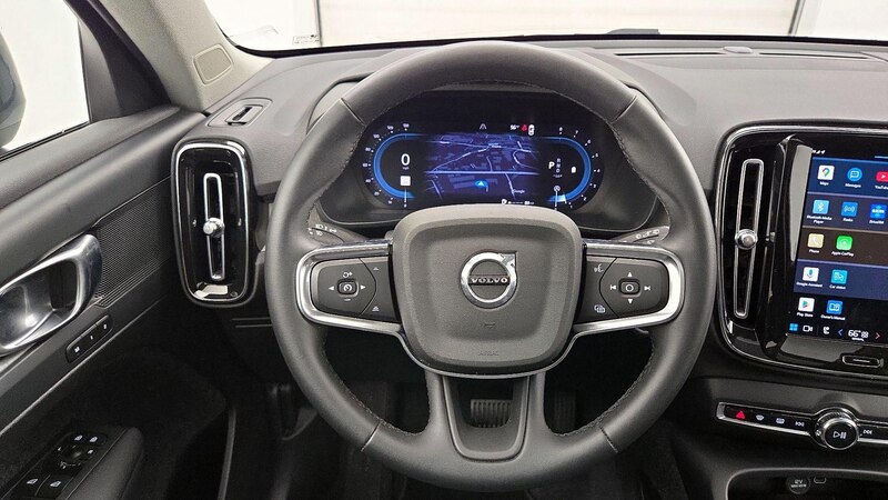 2024 Volvo XC40 B5 Core 10