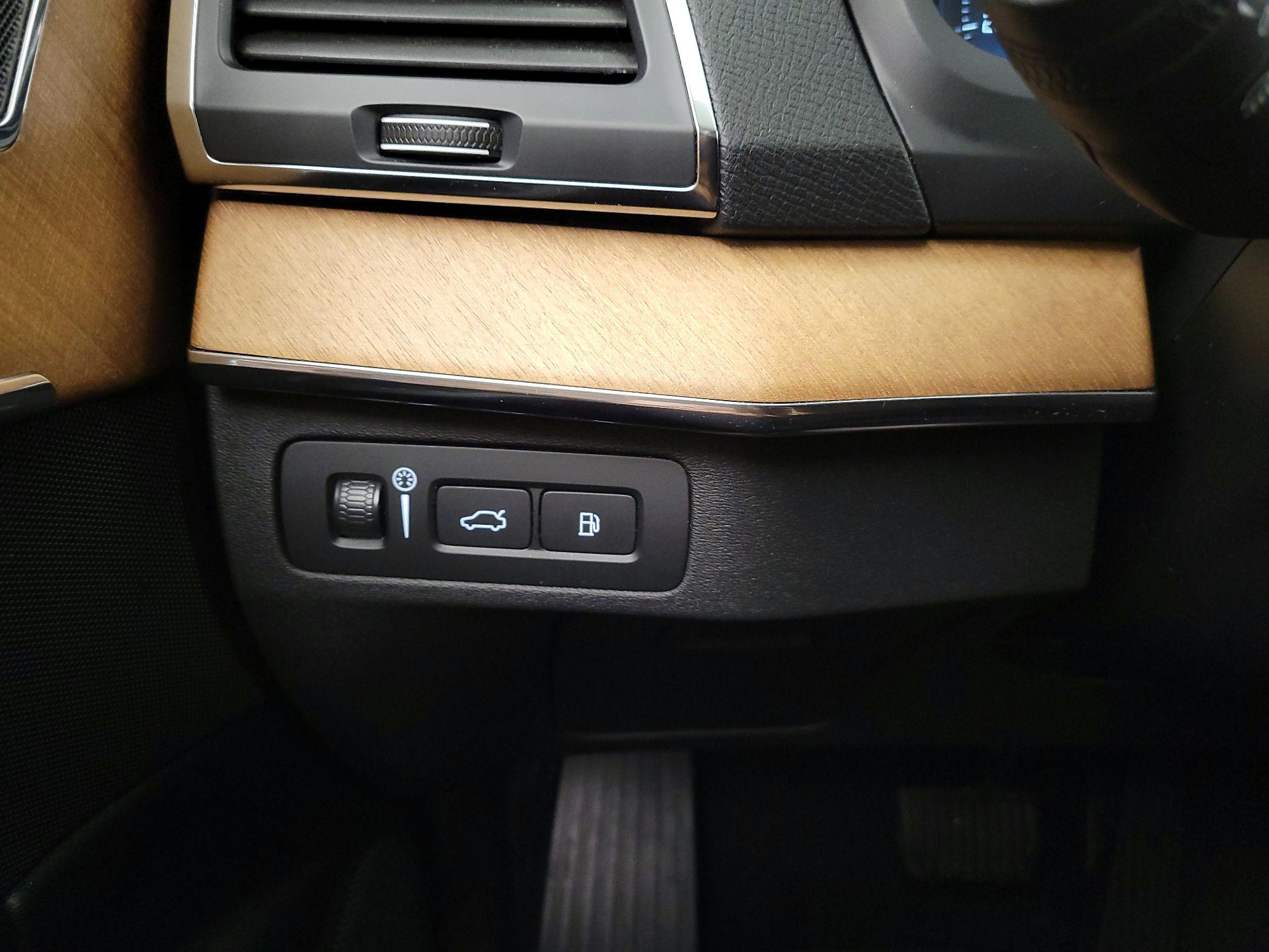 Thumbnail: 2022 Volvo XC90 - 13