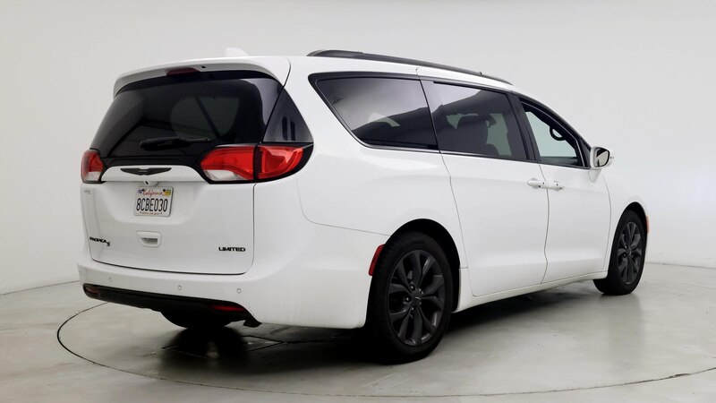 2018 Chrysler Pacifica Limited 8