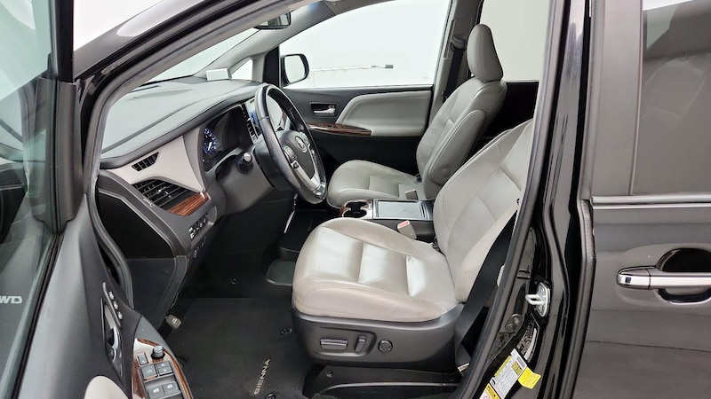 2017 Toyota Sienna Limited 11