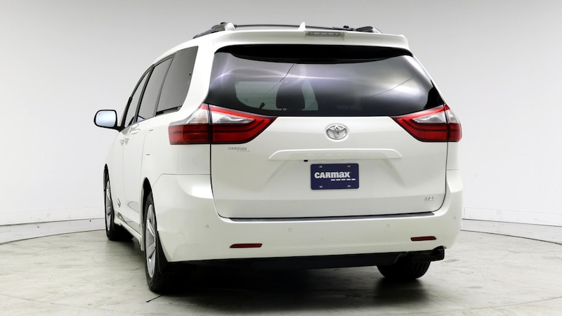 2020 Toyota Sienna XLE Premium 6