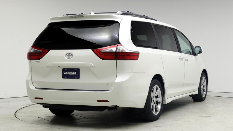 2020 Toyota Sienna XLE Premium 8