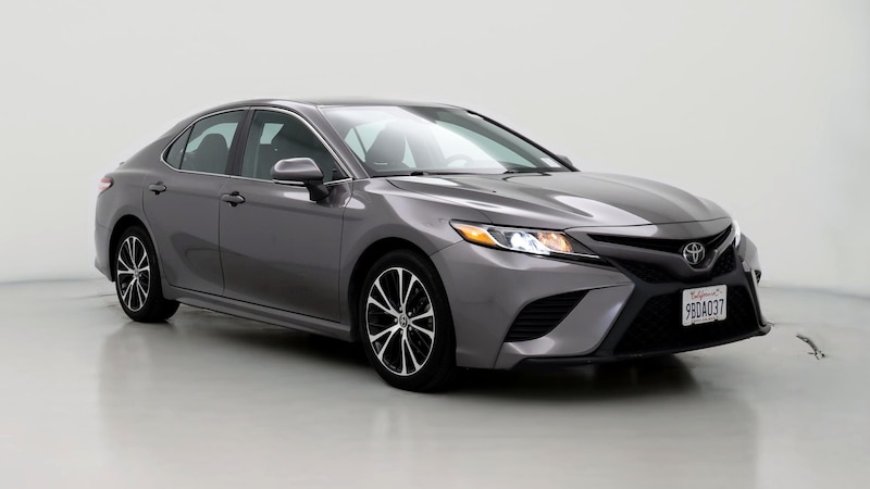 2020 Toyota Camry SE Hero Image