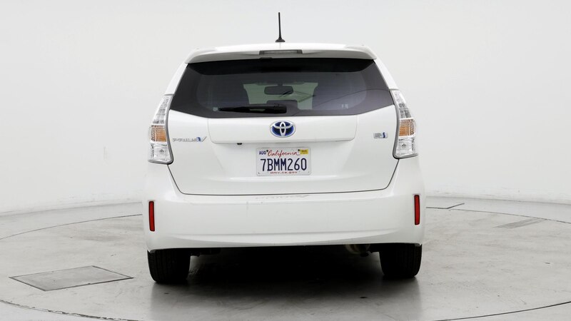 2013 Toyota Prius v Five 6