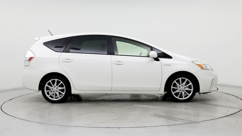 2013 Toyota Prius v Five 7