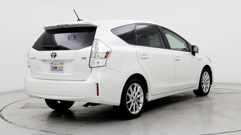 2013 Toyota Prius v Five 8