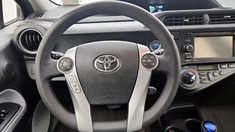 2014 Toyota Prius c Three 10