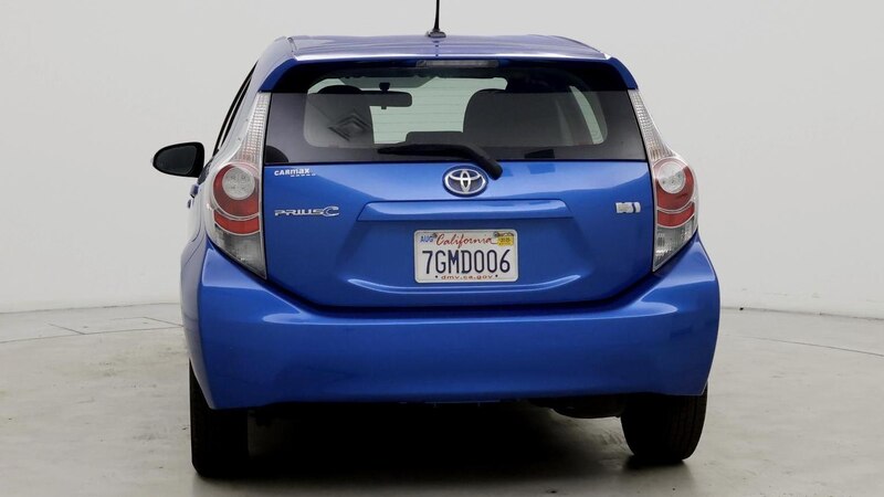 2014 Toyota Prius c Three 6