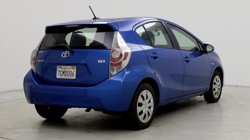 2014 Toyota Prius c Three 8