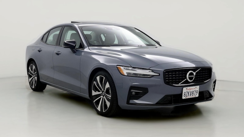 2022 Volvo S60 B5 Momentum Hero Image