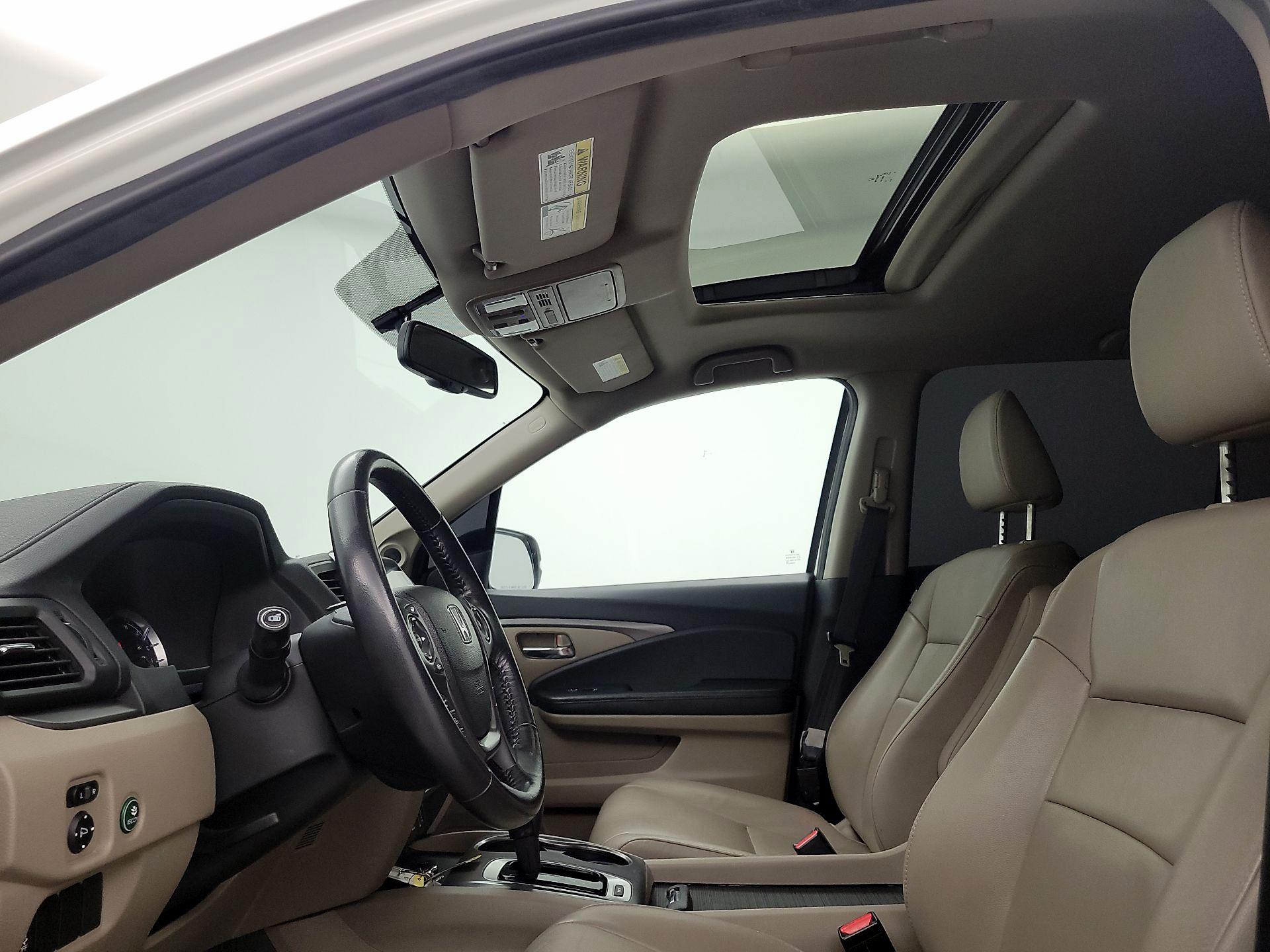 Thumbnail: 2017 Honda Pilot - 19