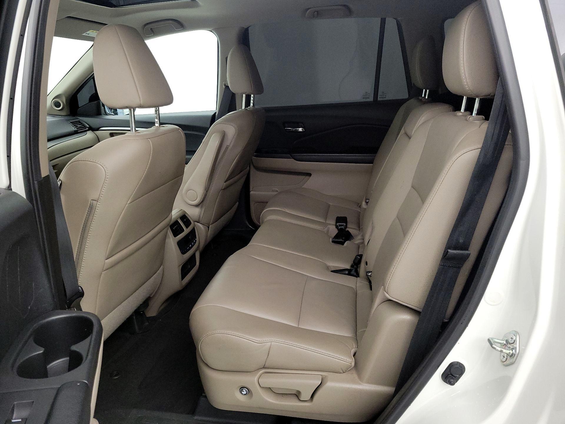 Thumbnail: 2017 Honda Pilot - 20