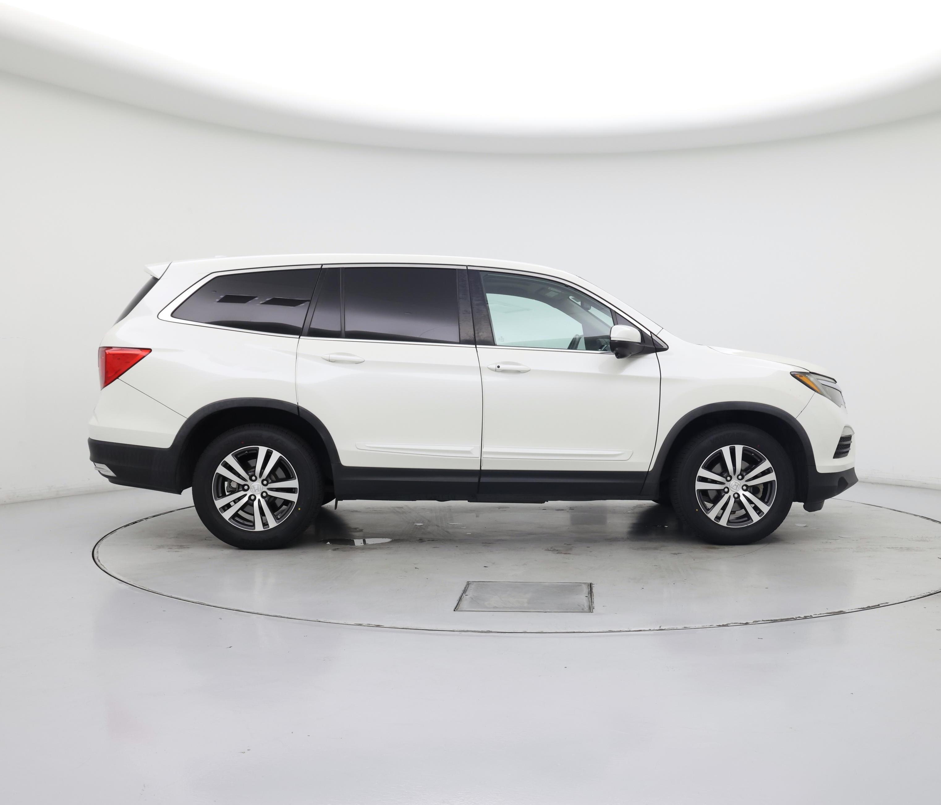 Thumbnail: 2017 Honda Pilot - 7