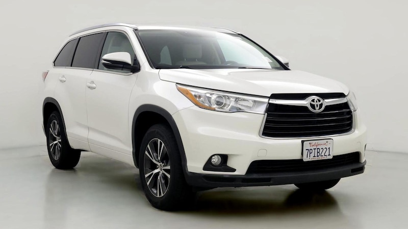 2016 Toyota Highlander XLE Hero Image