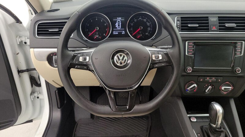 2017 Volkswagen Jetta SE 10