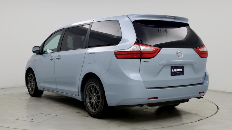 2017 Toyota Sienna LE 2