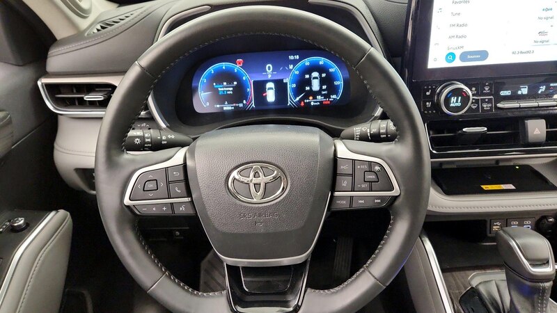 2023 Toyota Highlander Limited 10