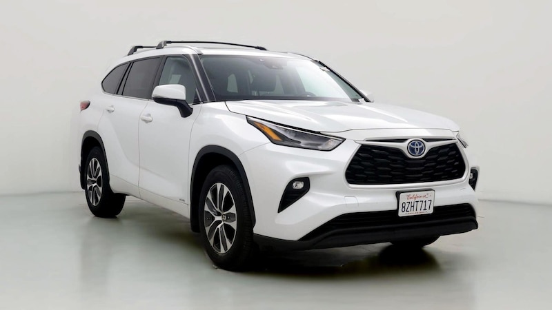 2022 Toyota Highlander XLE Hero Image