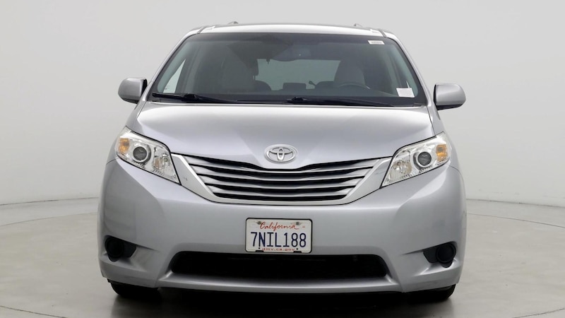 2015 Toyota Sienna LE 5