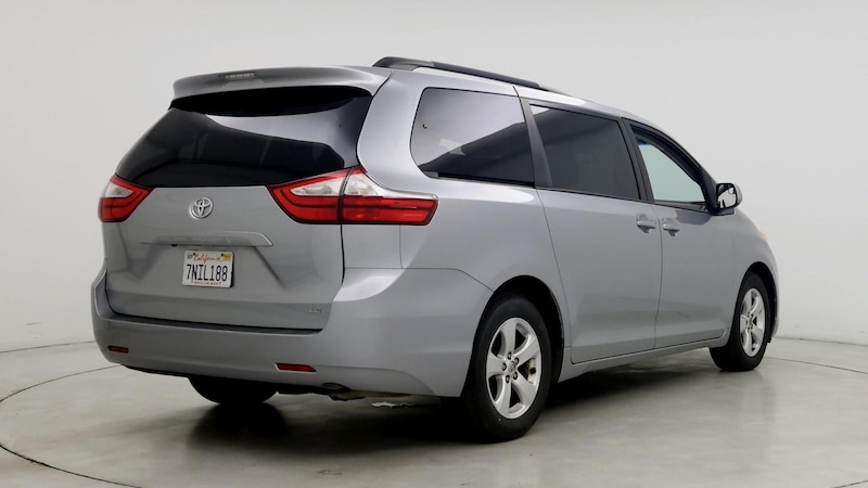 2015 Toyota Sienna LE 8