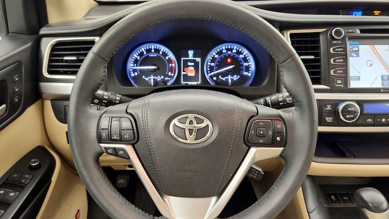 2016 Toyota Highlander Limited 10