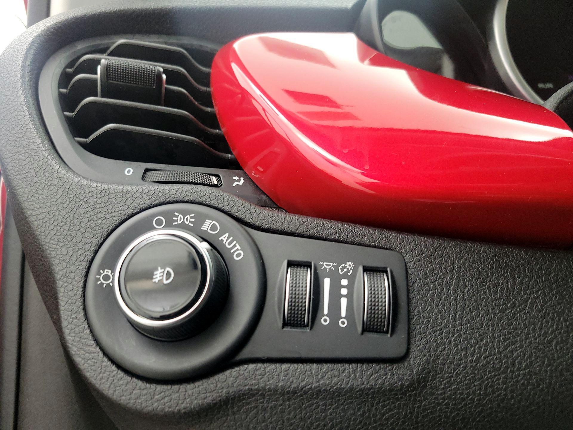 Thumbnail: 2016 Fiat 500X - 13