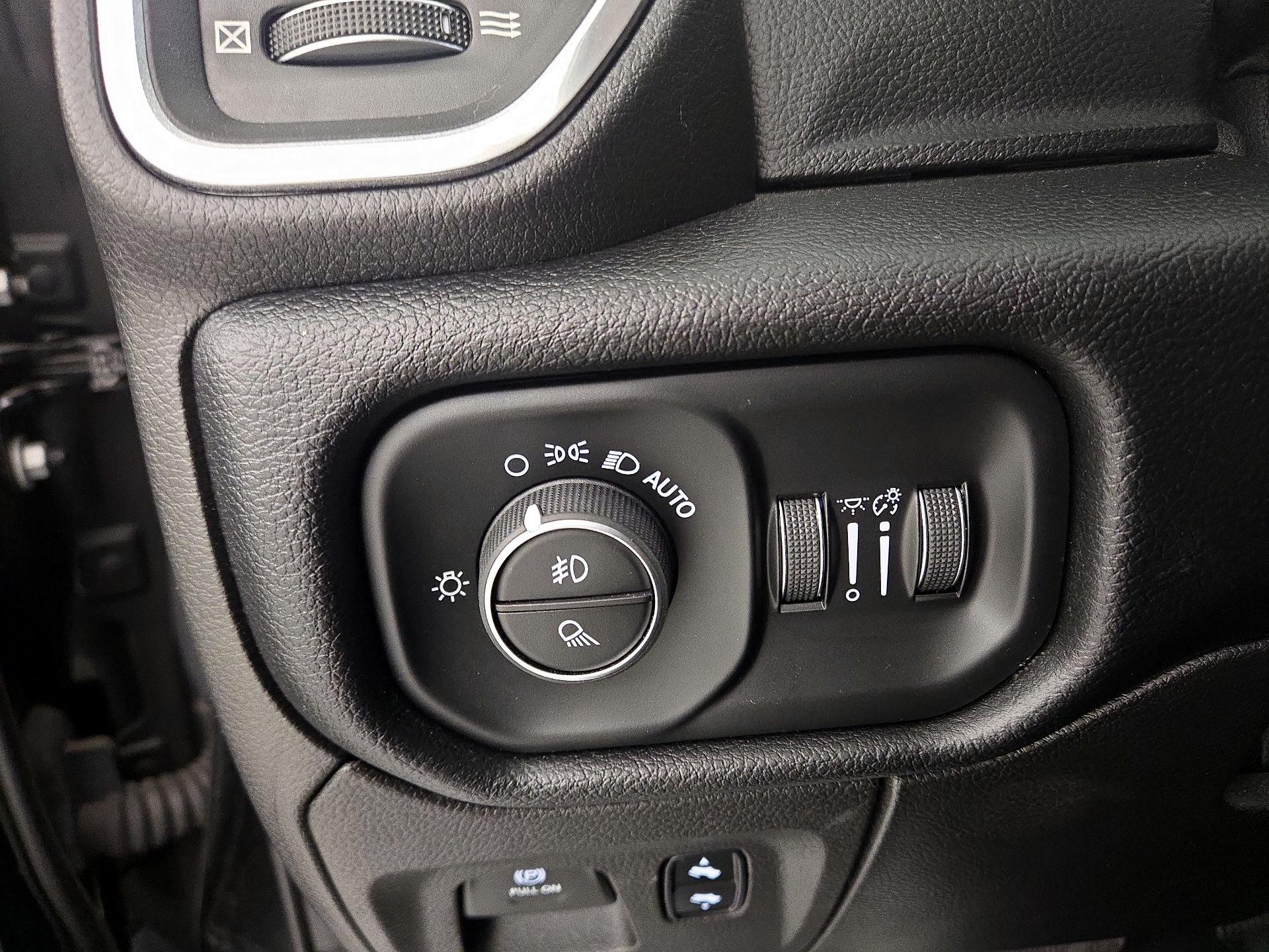 Thumbnail: 2019 RAM 1500 - 13