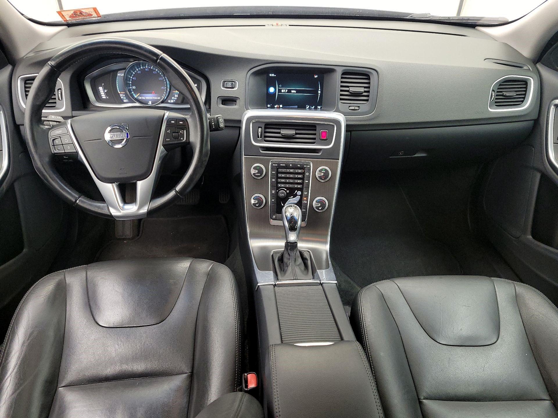Thumbnail: 2015 Volvo V60 - 9