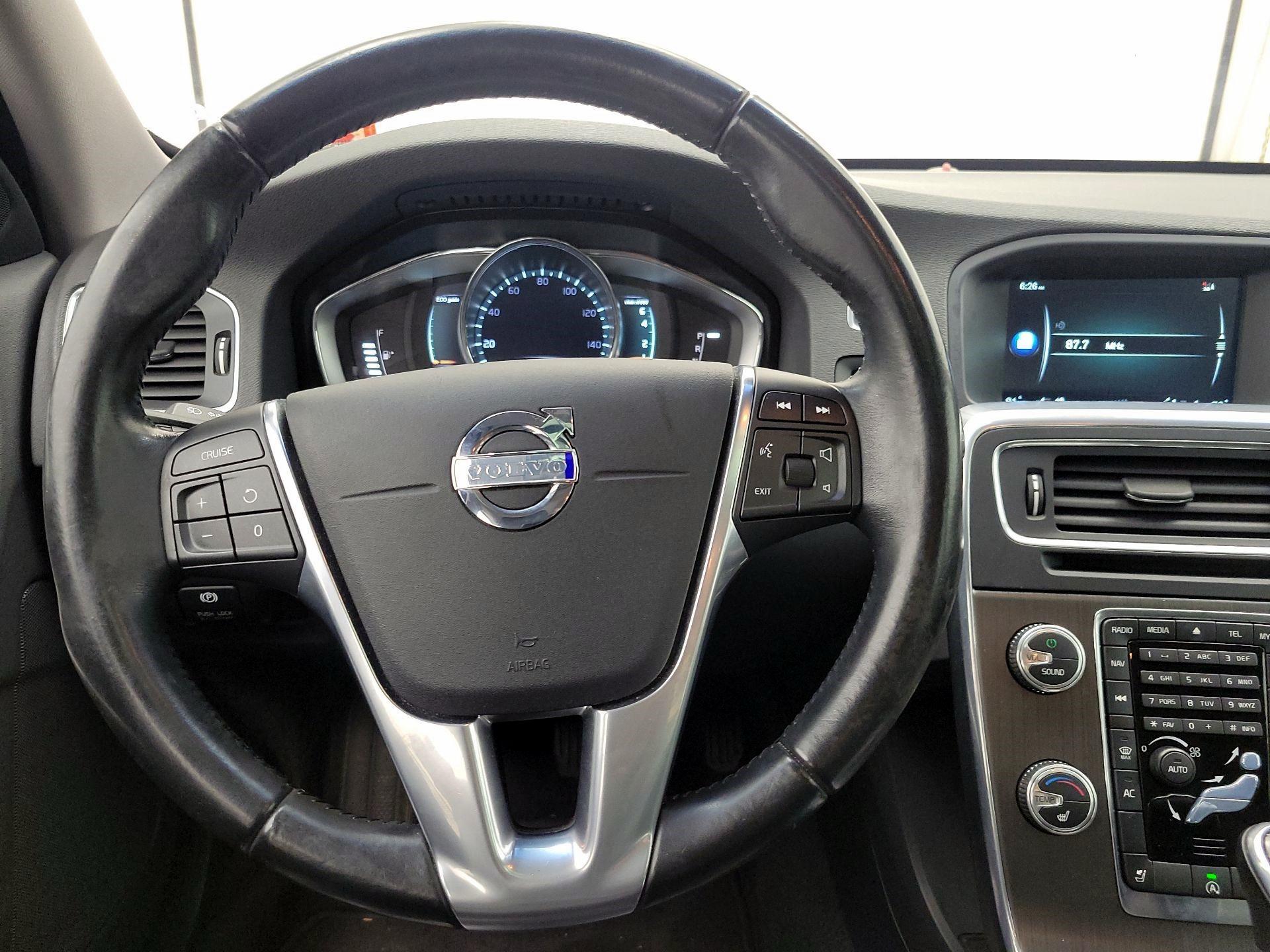 Thumbnail: 2015 Volvo V60 - 10