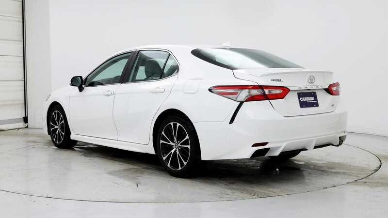 2019 Toyota Camry SE 2