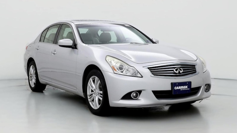 2013 INFINITI G37 X Hero Image