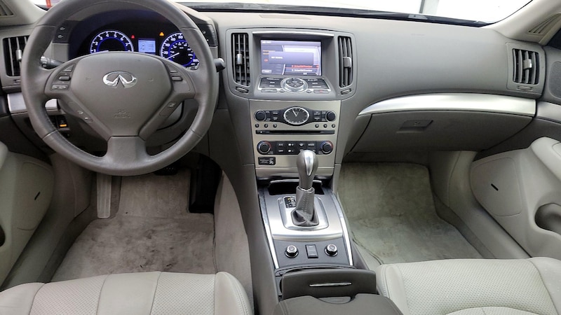 2013 INFINITI G37 X 9