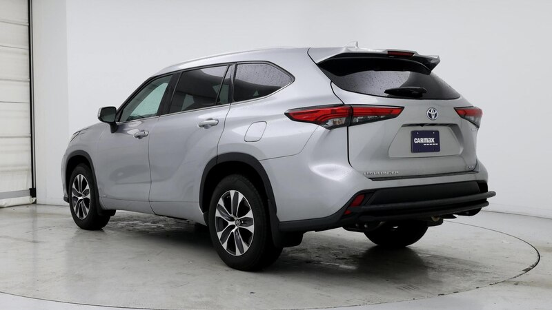 2022 Toyota Highlander XLE 2